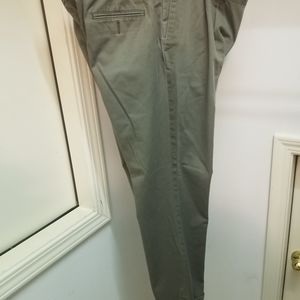 42 x 32 Dockers D3 Signature Khaki pants